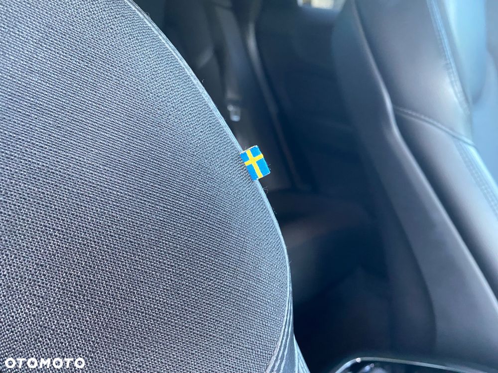 Volvo XC 60 D4 AWD Momentum - 21