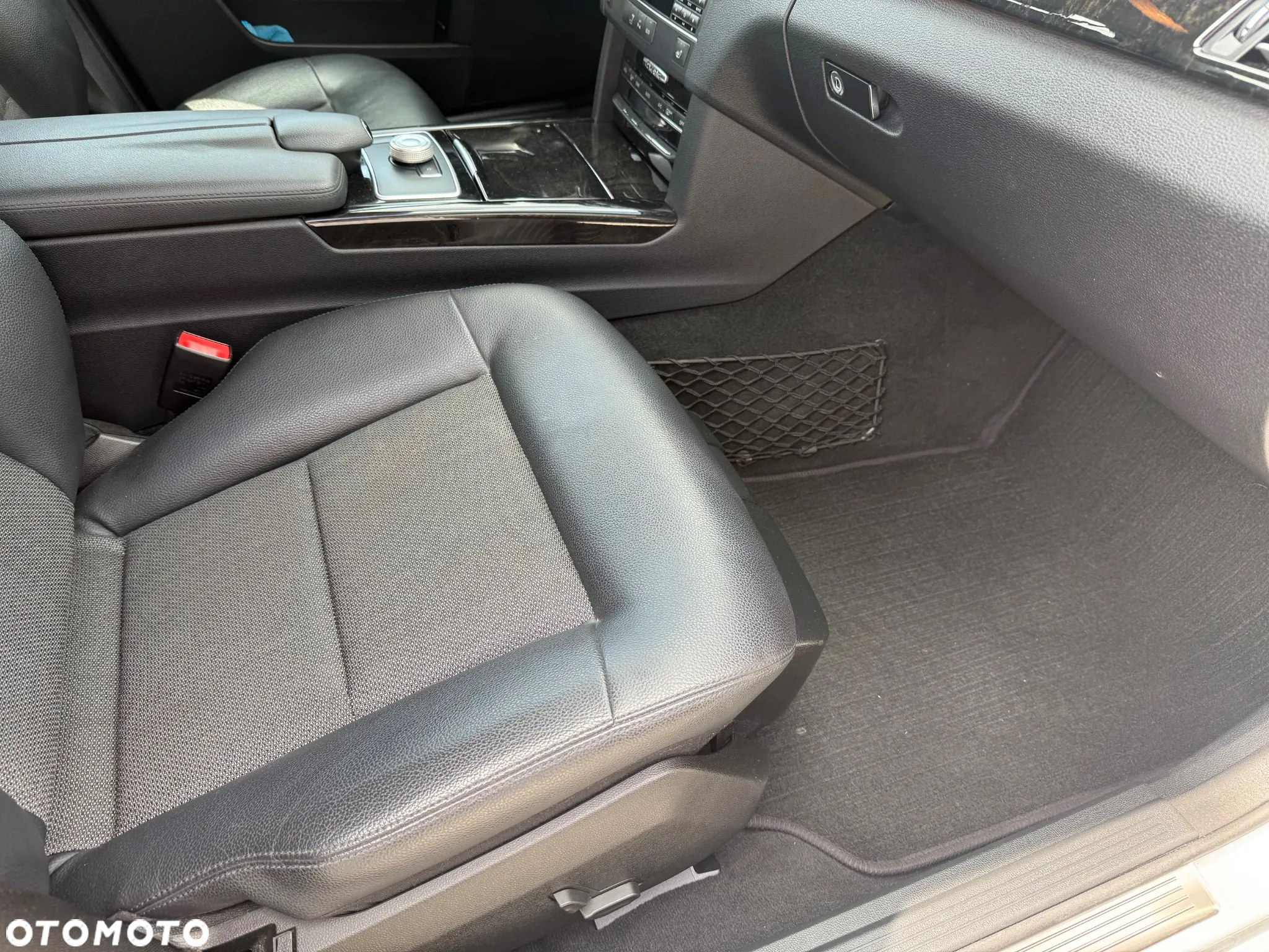 Mercedes-Benz Klasa E 250 BlueTEC 4-Matic Elegance - 23