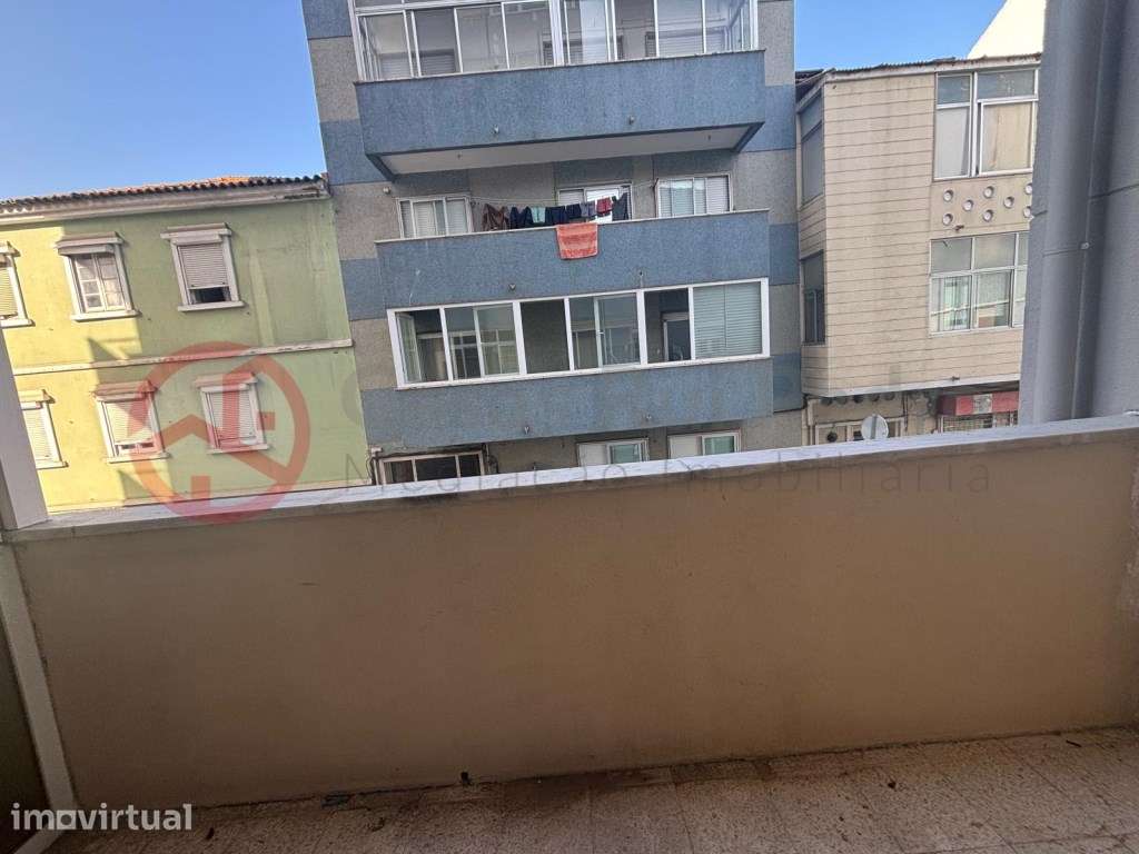 Apartamento T1 com terraço e elevador para arrendamento na Cova da ... - Grande imagem: 4/18