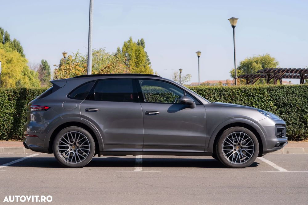 Porsche Cayenne - 9