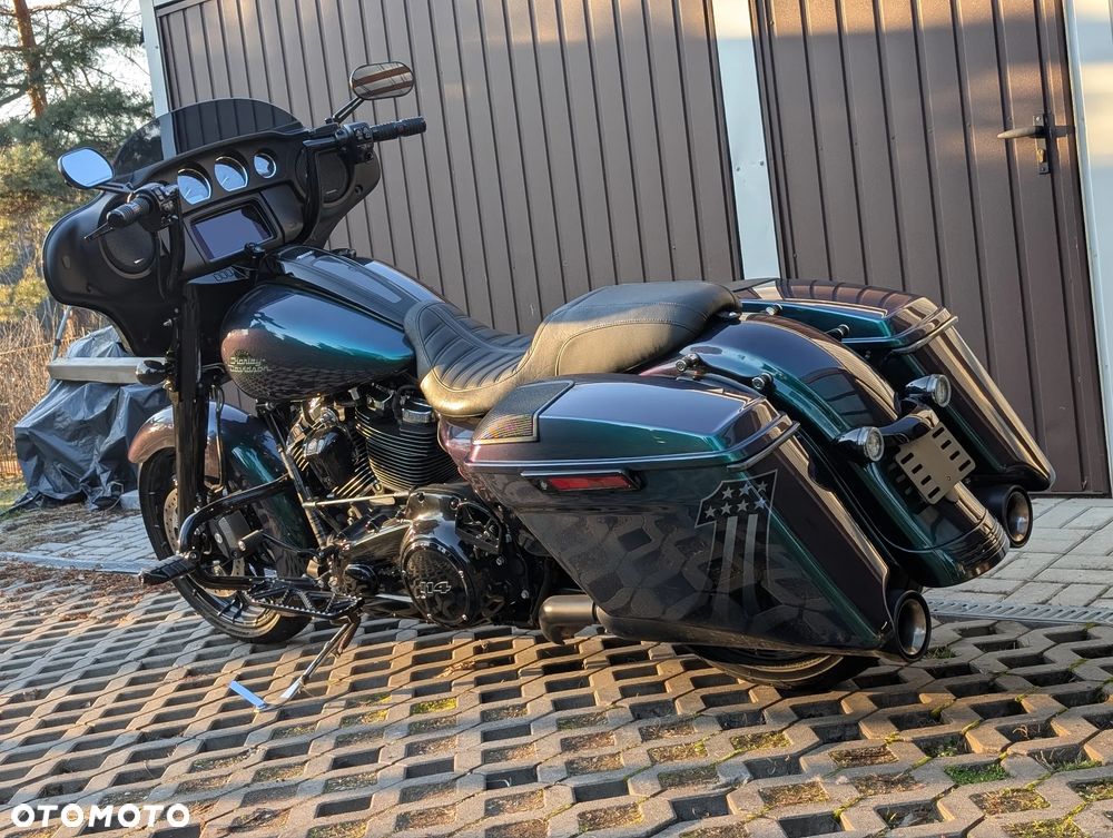 Harley-Davidson Touring Street Glide - 16
