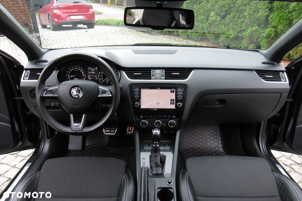 Skoda Octavia 2.0 TDI DSG RS - 35