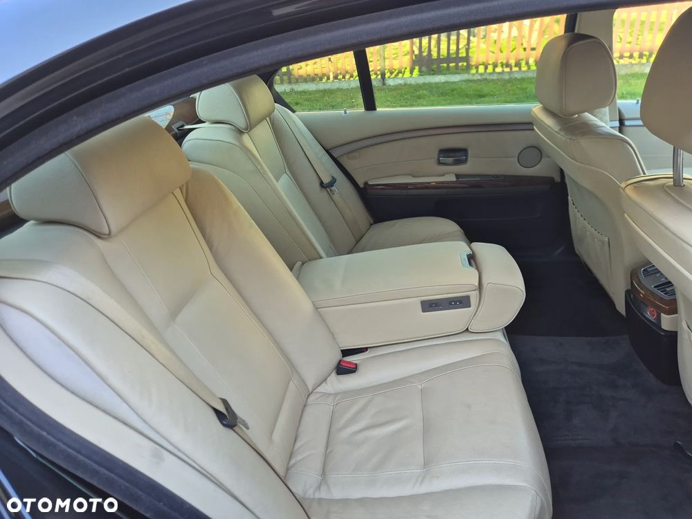 BMW Seria 7 - 23