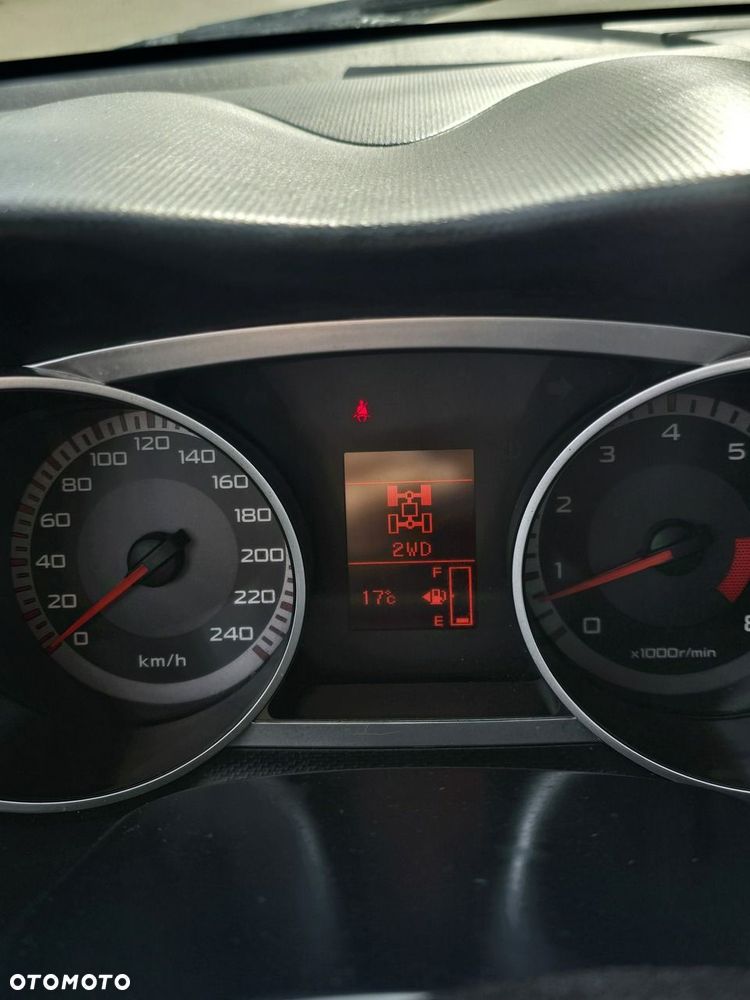 Mitsubishi Outlander - 31