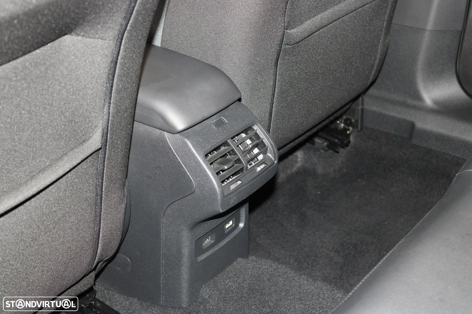 Citroën e-C4 50 kWh E-Series Collection - 28