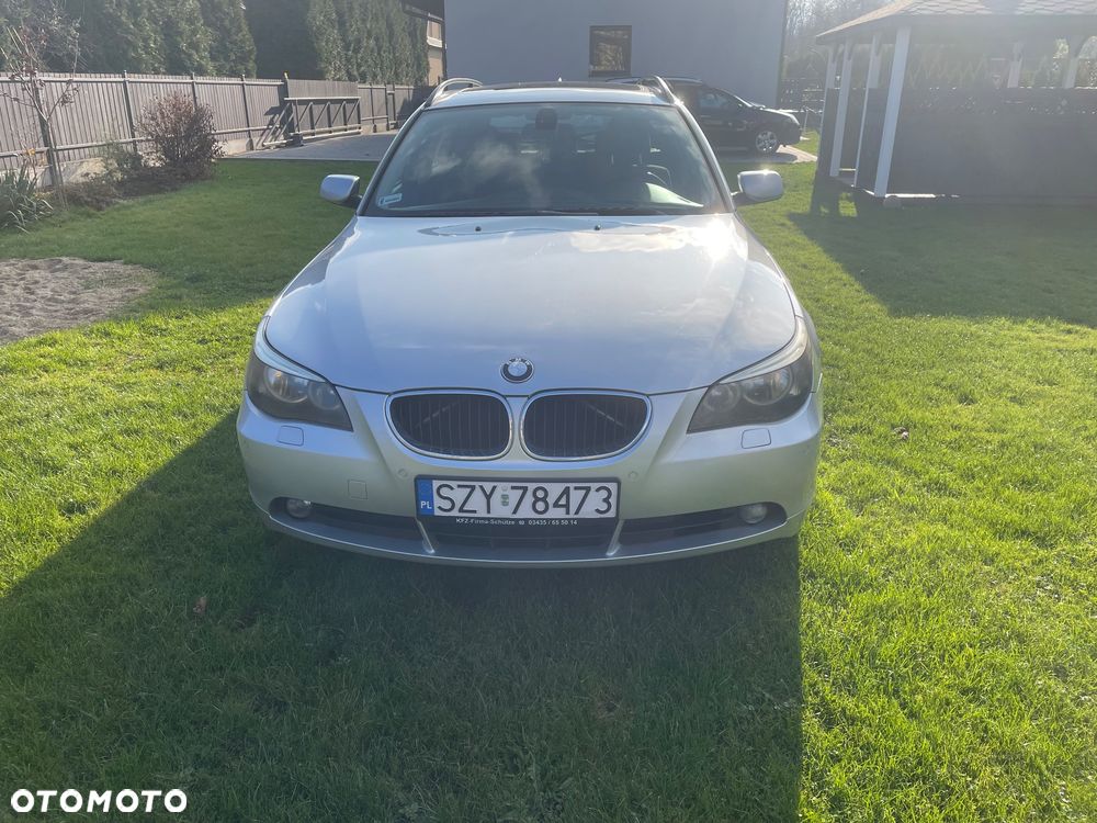 BMW Seria 5 523i - 2