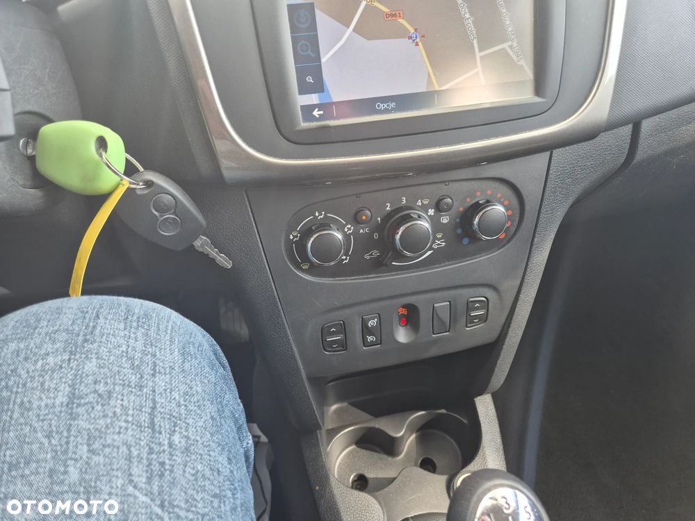 Dacia Sandero 1.2 16V 75 Essentiel - 12