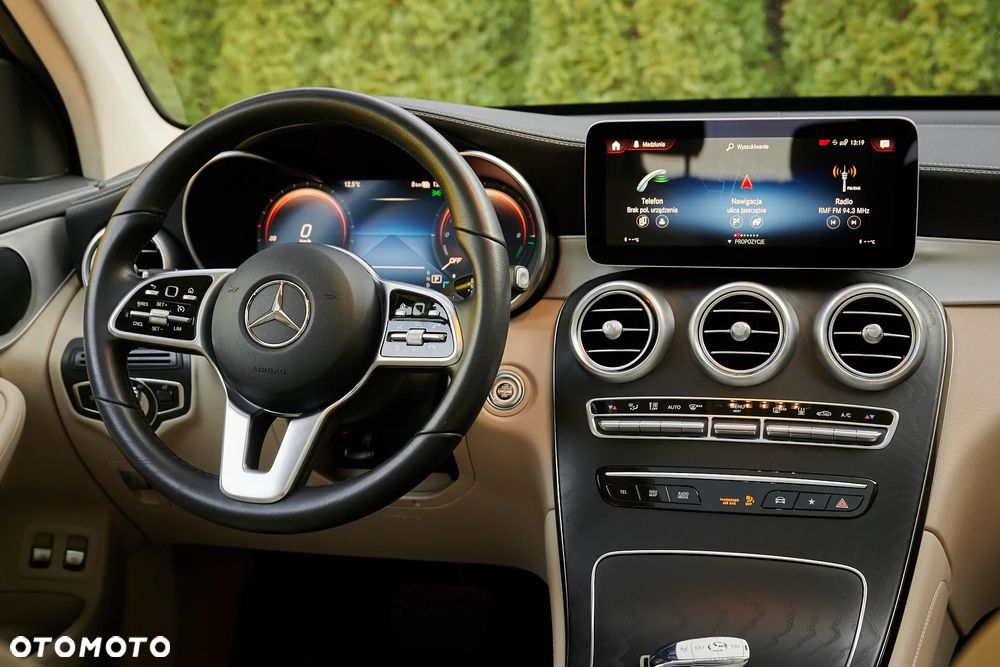 Mercedes-Benz GLC 300 e 4-Matic Business Edition - 22