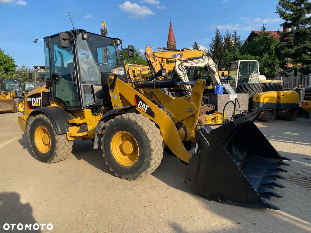 Caterpillar CAT 908H, 4900 MTH, BEZ DPF-A, ŁYŻKA OTWIERANA + WIDŁY, z NIEMIEC,