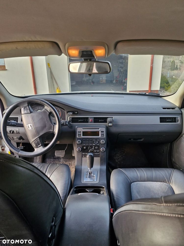 Volvo XC 70 D5 AWD Kinetic - 4