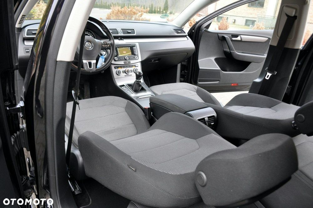 Volkswagen Passat - 28