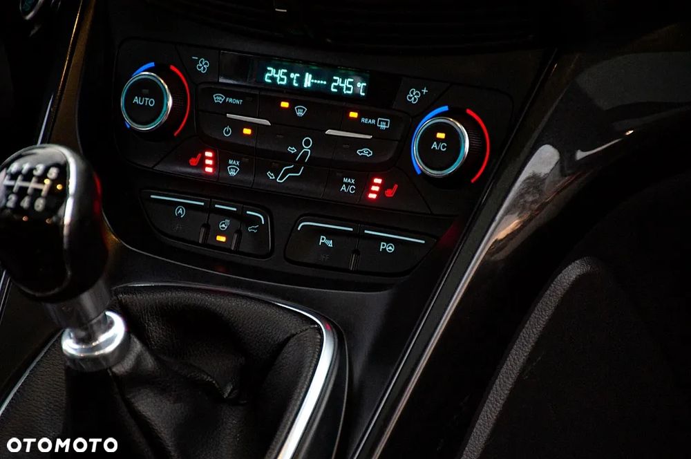 Ford Kuga 2.0 TDCi 4WD Titanium Plus - 28