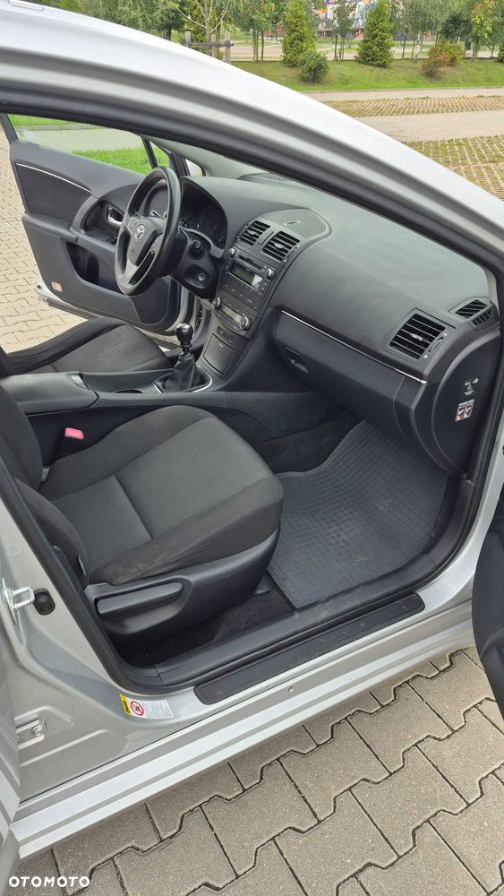 Toyota Avensis - 6