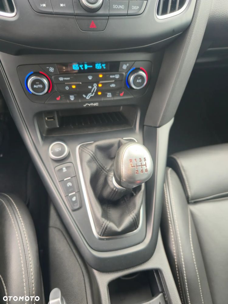 Ford Focus 2.0 EcoBoost ST mit Leder-Exclusiv-Paket - 9