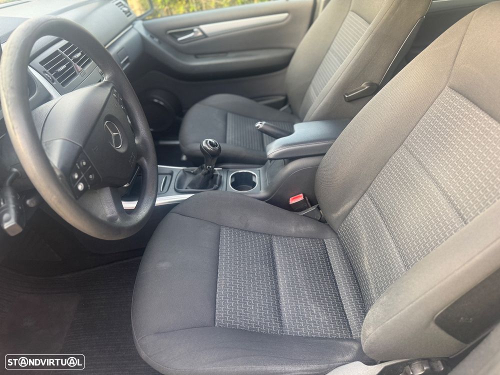 Mercedes-Benz B 180 CDi - 11