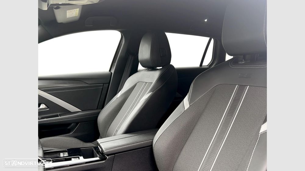 Opel Astra Sports Tourer - 12