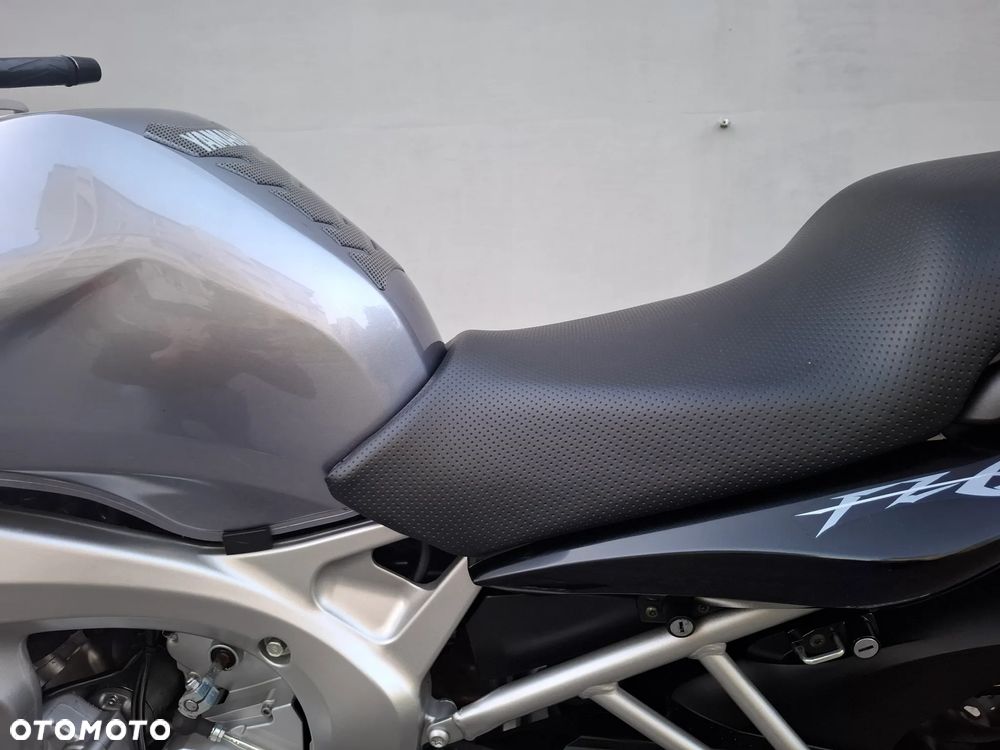 Yamaha FZ6 - 32