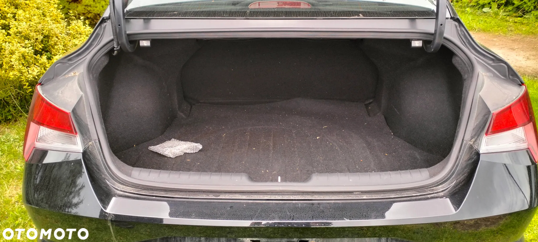 Hyundai Elantra - 16