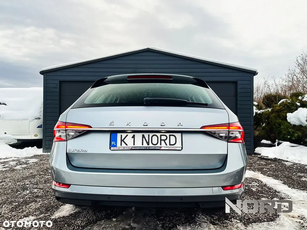 Skoda Superb 2.0 TDI Ambition DSG - 9