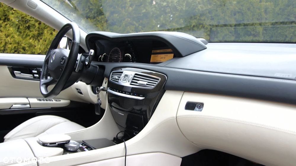 Mercedes-Benz CL 63 AMG 7G-TRONIC - 9