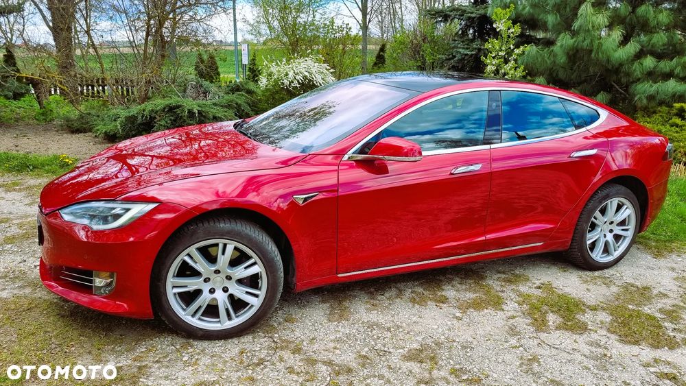 Tesla Model S - 5