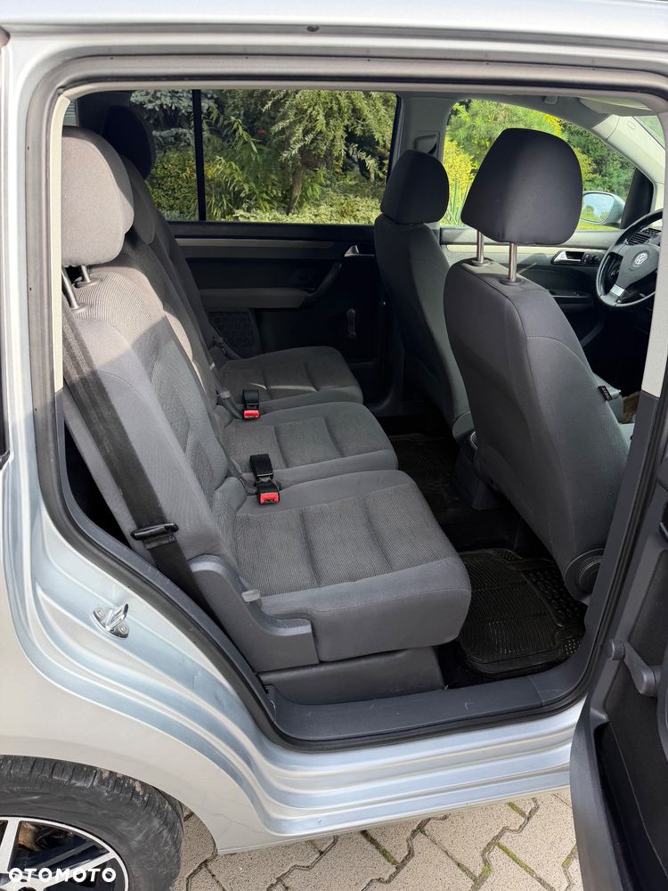 Volkswagen Touran - 14