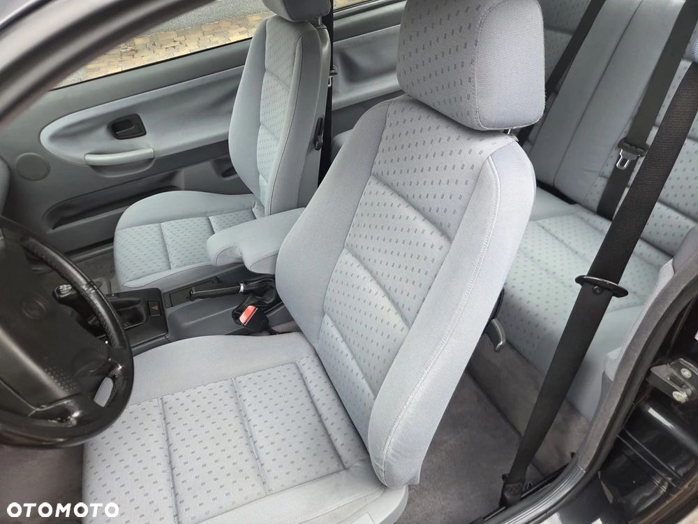 BMW Seria 3 320i - 14