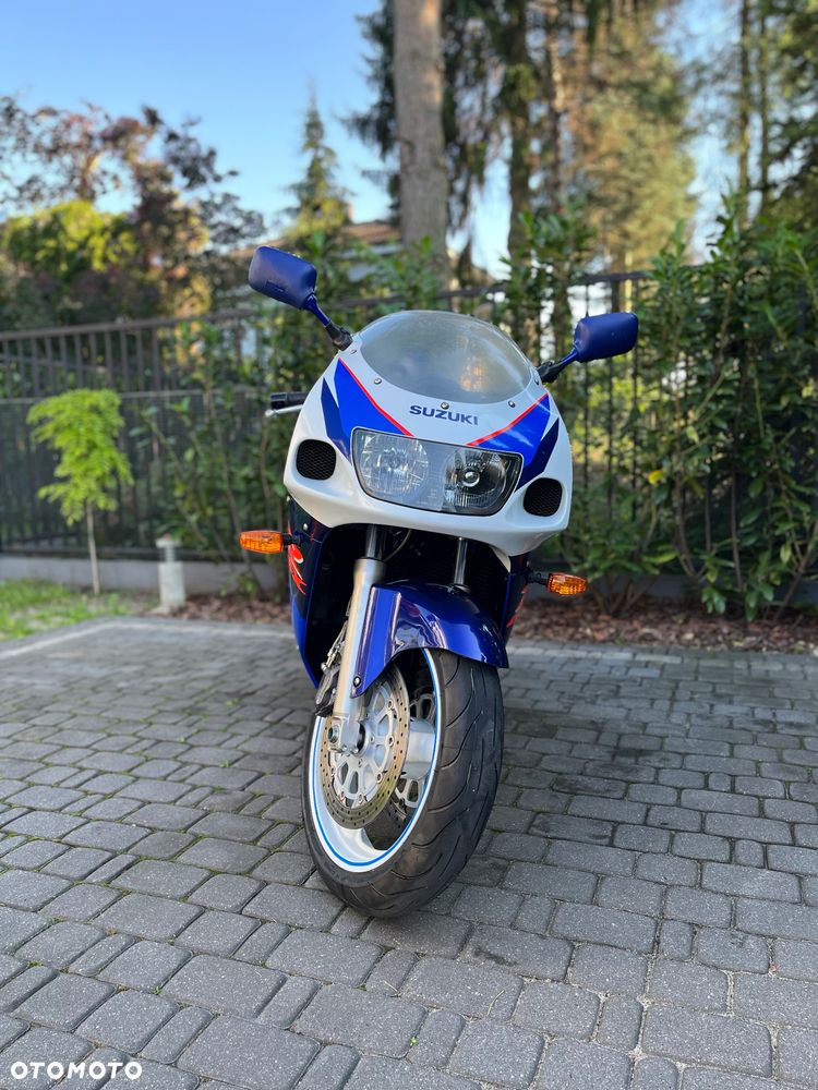 Suzuki GSX-R - 4
