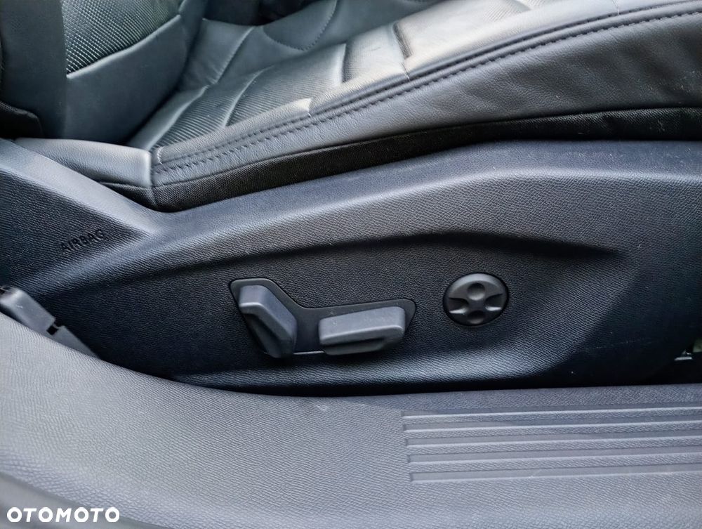 Citroën C5X 1.6 PHEV 225 Plus EAT8 - 17