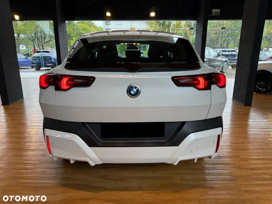 BMW iX2 - 5