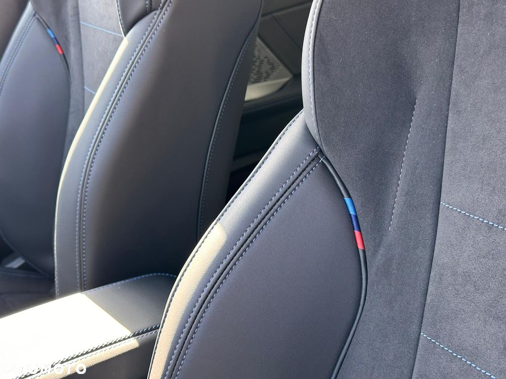 BMW Seria 2 220i mHEV - 23