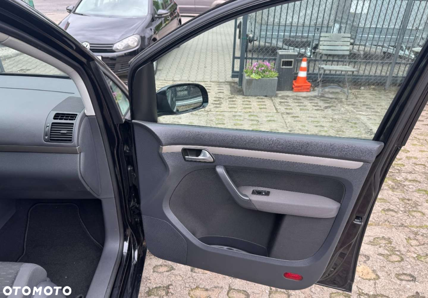 Volkswagen Touran - 19