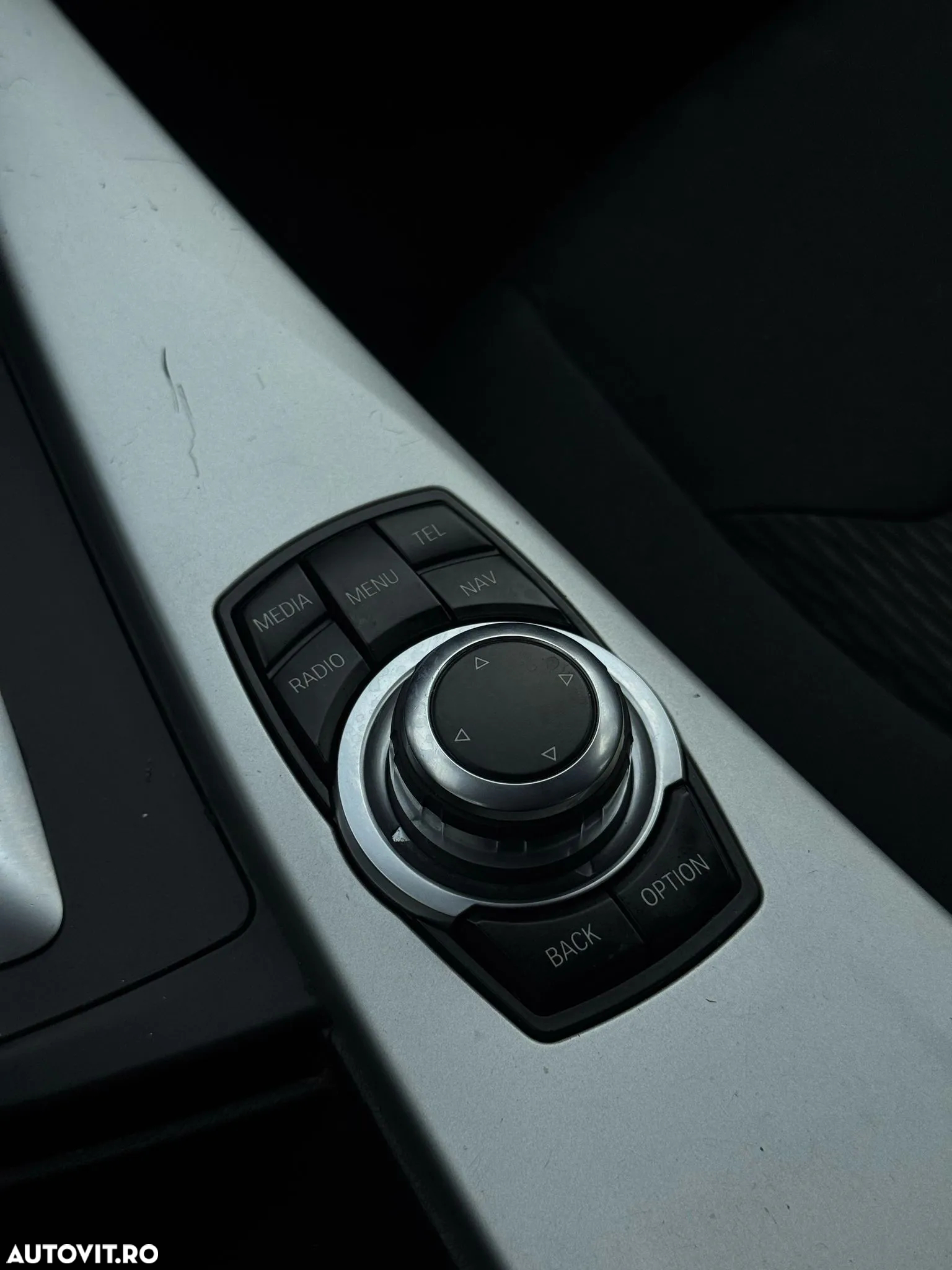 BMW Seria 3 318d Touring Aut. - 36