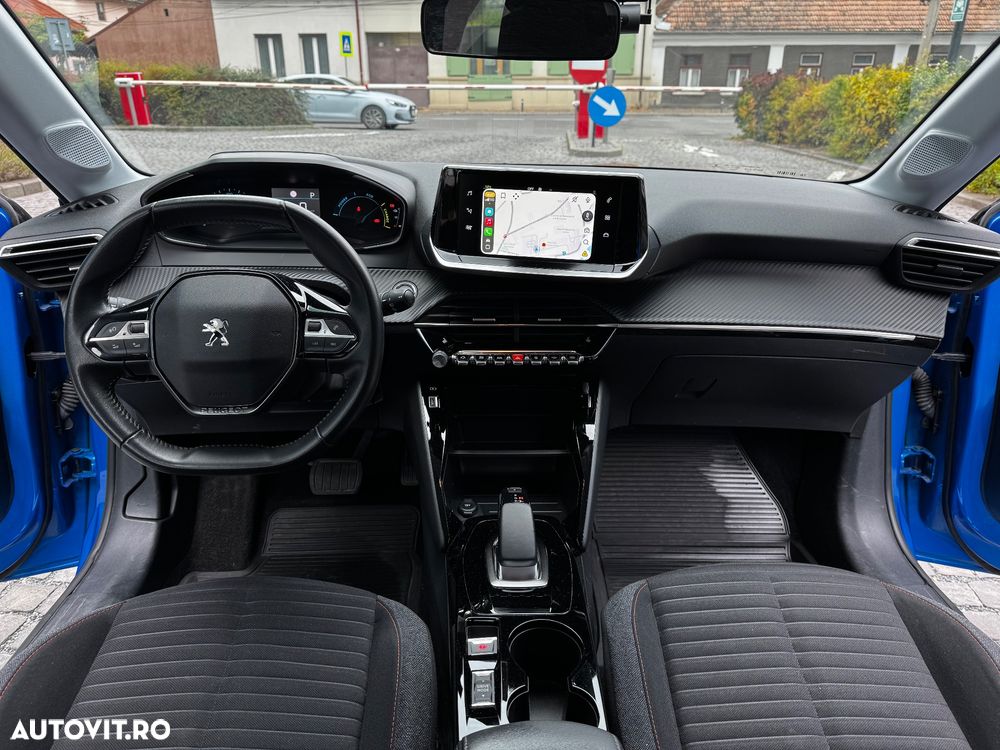 Peugeot 208 - 17