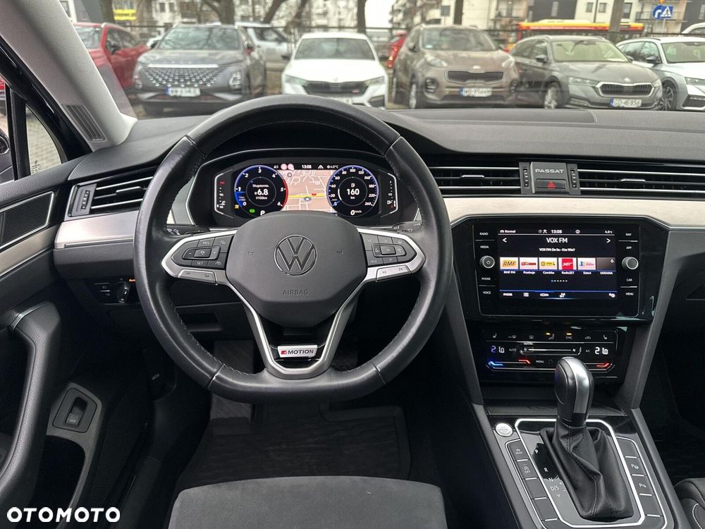 Volkswagen Passat - 13