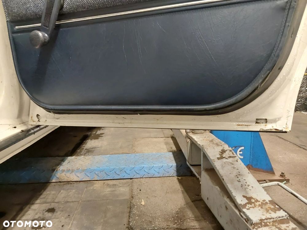 Volvo Seria 200 - 21