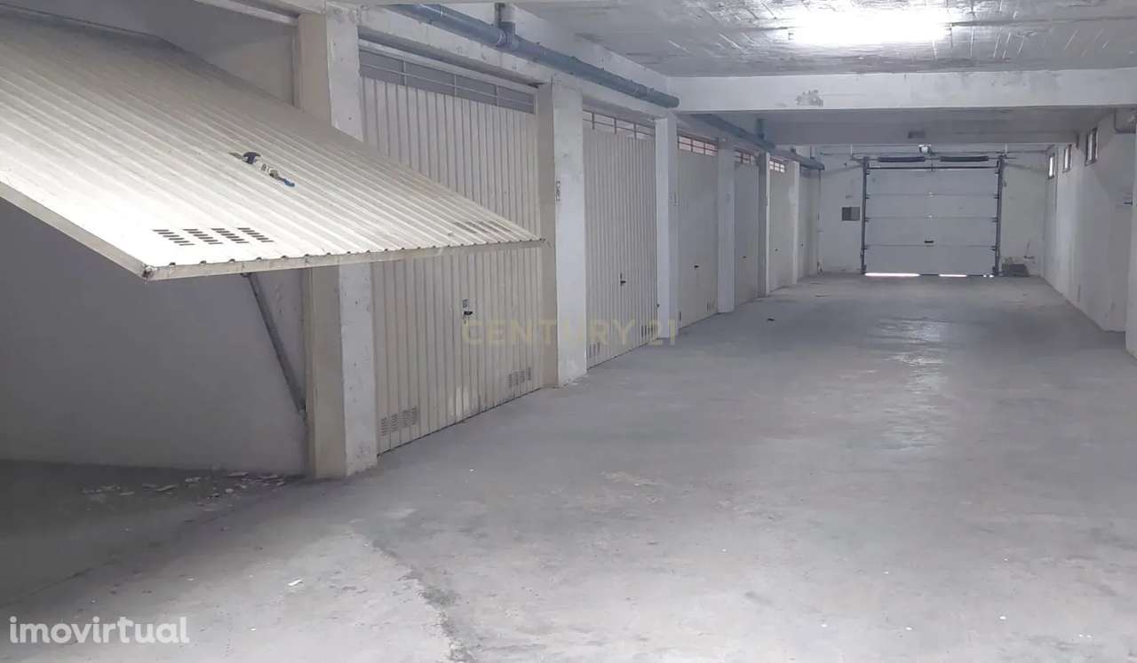 Garagem em zona central, Ericeira - Mafra - Grande imagem: 3/10