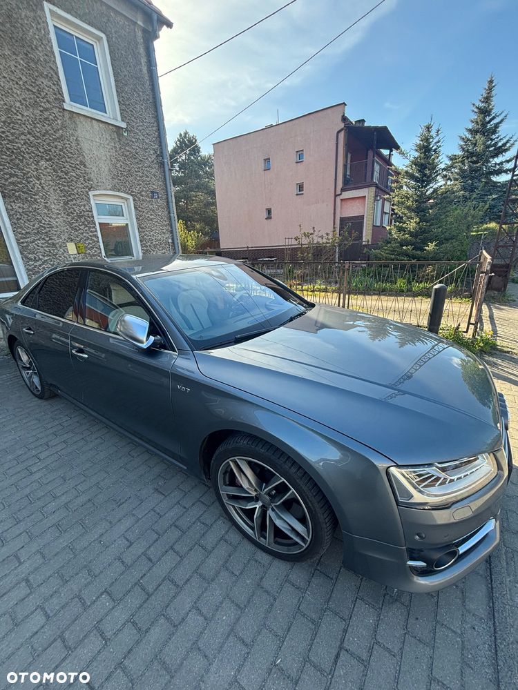 Audi S8 - 13