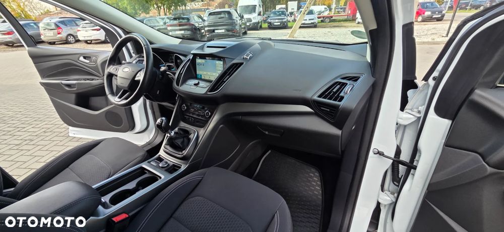Ford Kuga 1.5 EcoBoost 2x4 Titanium - 39