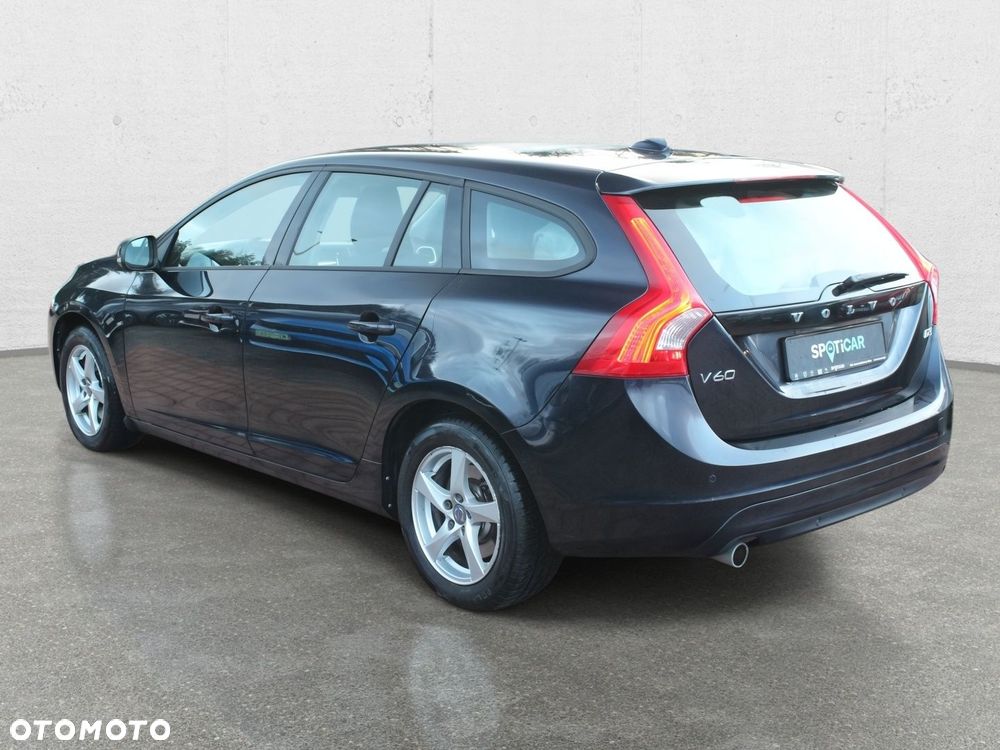 Volvo V60 D3 Momentum - 4