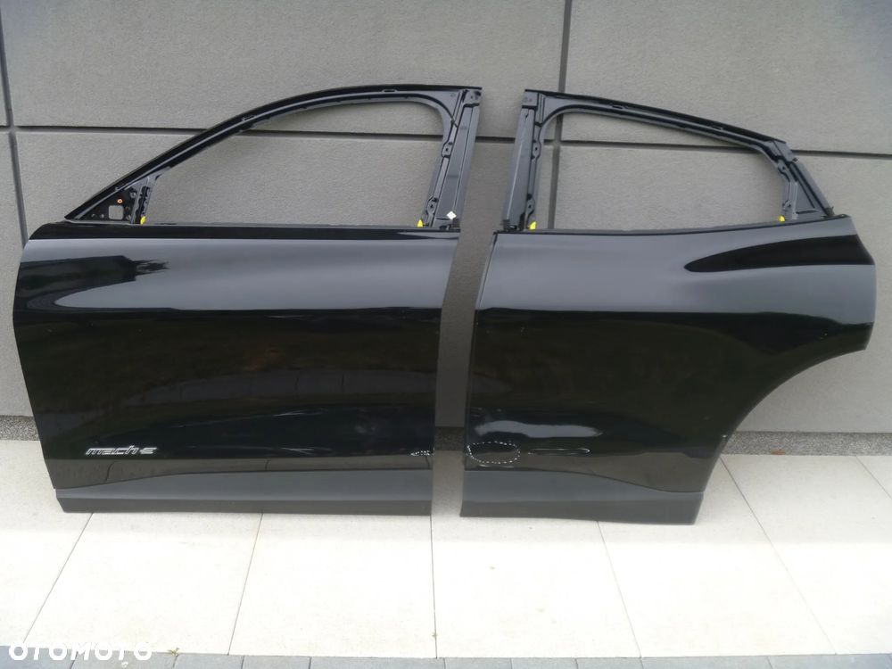 FORD MUSTANG MACH E ZBIORNICZEK SPRYSKIWACZY - 8