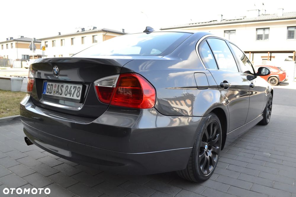 BMW Seria 3 325i - 5