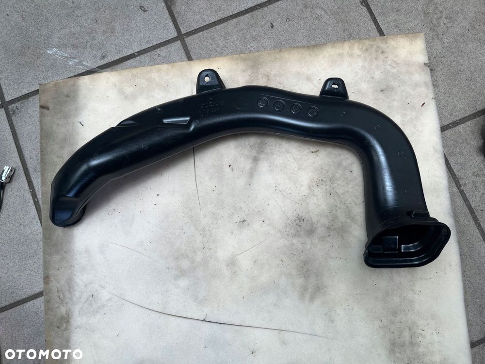 rezonator dolot przewód powietrza prawa volvo v60 13-18 30791692 - 1