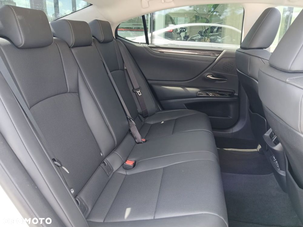 Lexus ES - 30