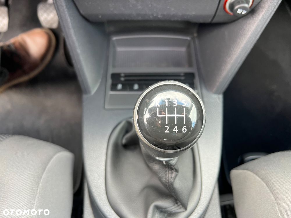 Volkswagen Touran 1.6 TDI DPF BlueMot Comfortline - 34