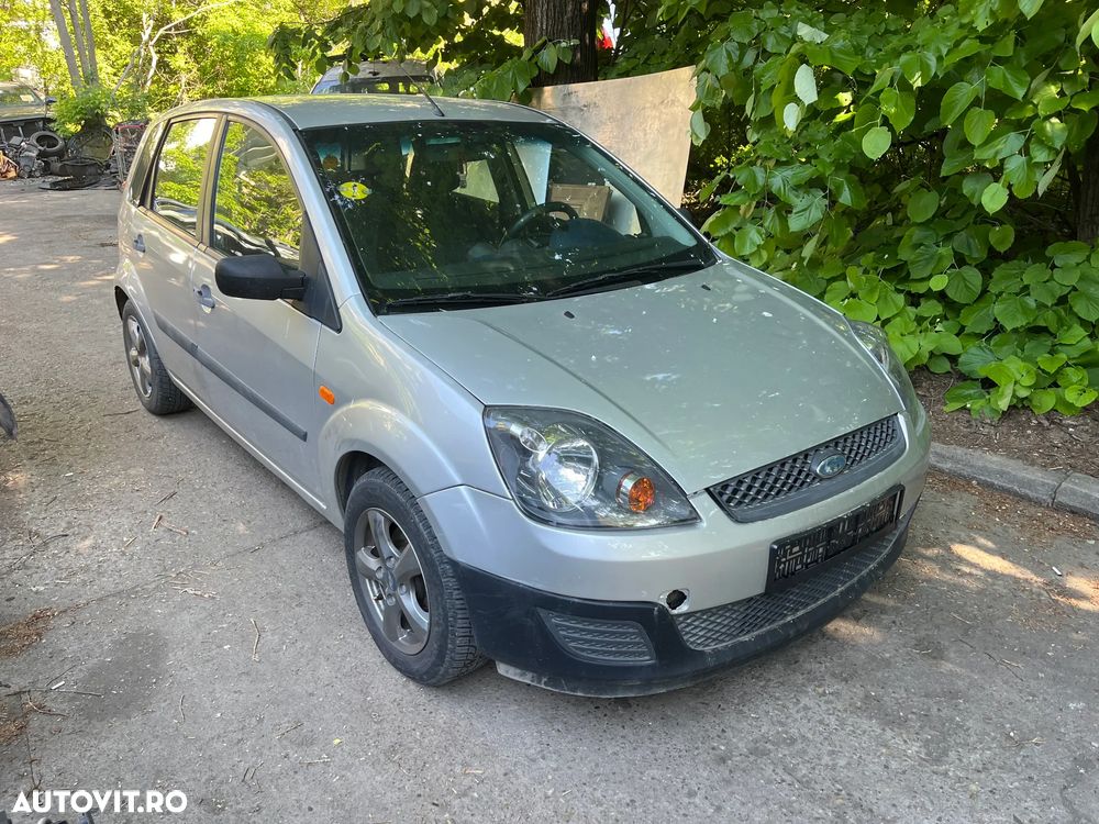 Dezmembrez Ford Fiesta MK5 facelift 2007 gri argintiu 1,4 TDCI 50KW cod culoare 62 - 1