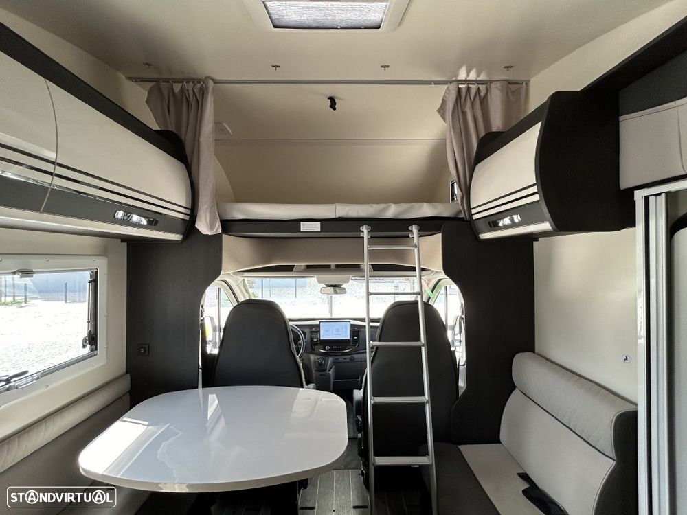 Ford Transit Roller Team Kronos 284M - 28