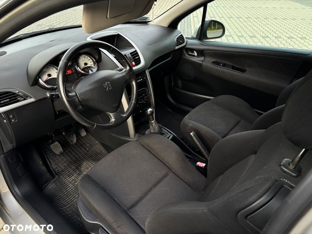 Peugeot 207 - 6
