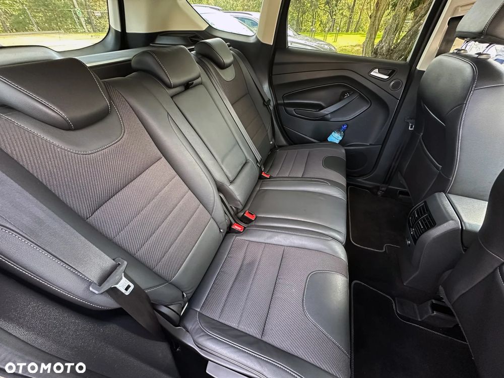 Ford Kuga 2.0 TDCi 4x4 Titanium - 25