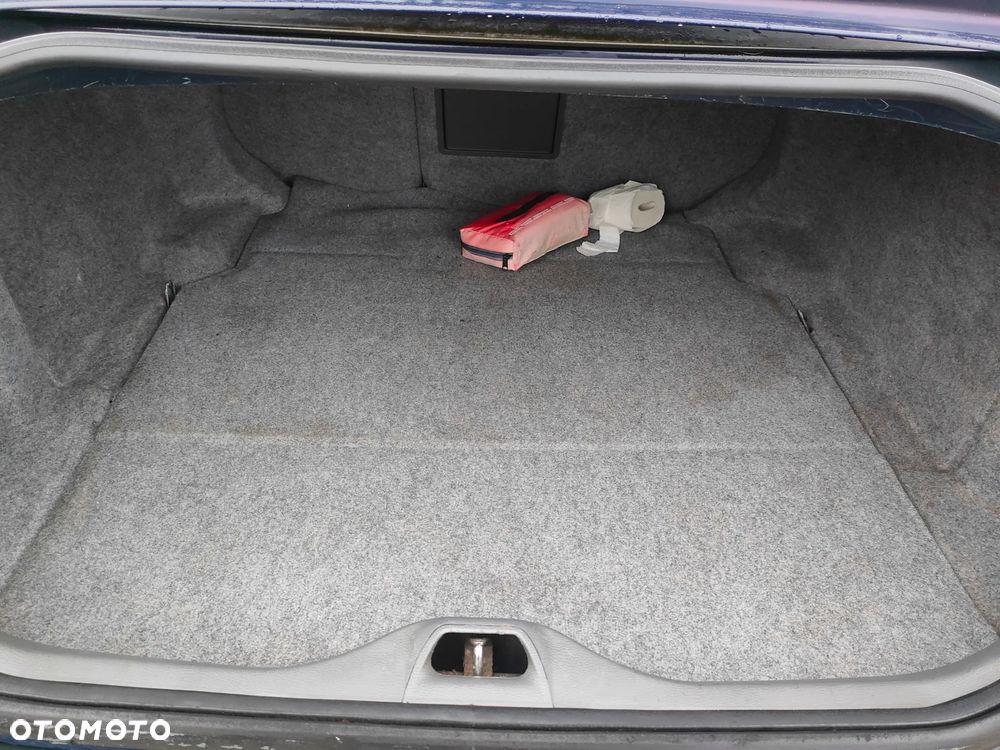 Volvo S60 2.4 D5 - 24